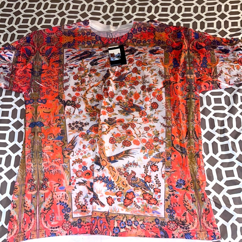 Tee shirt size Large brand new